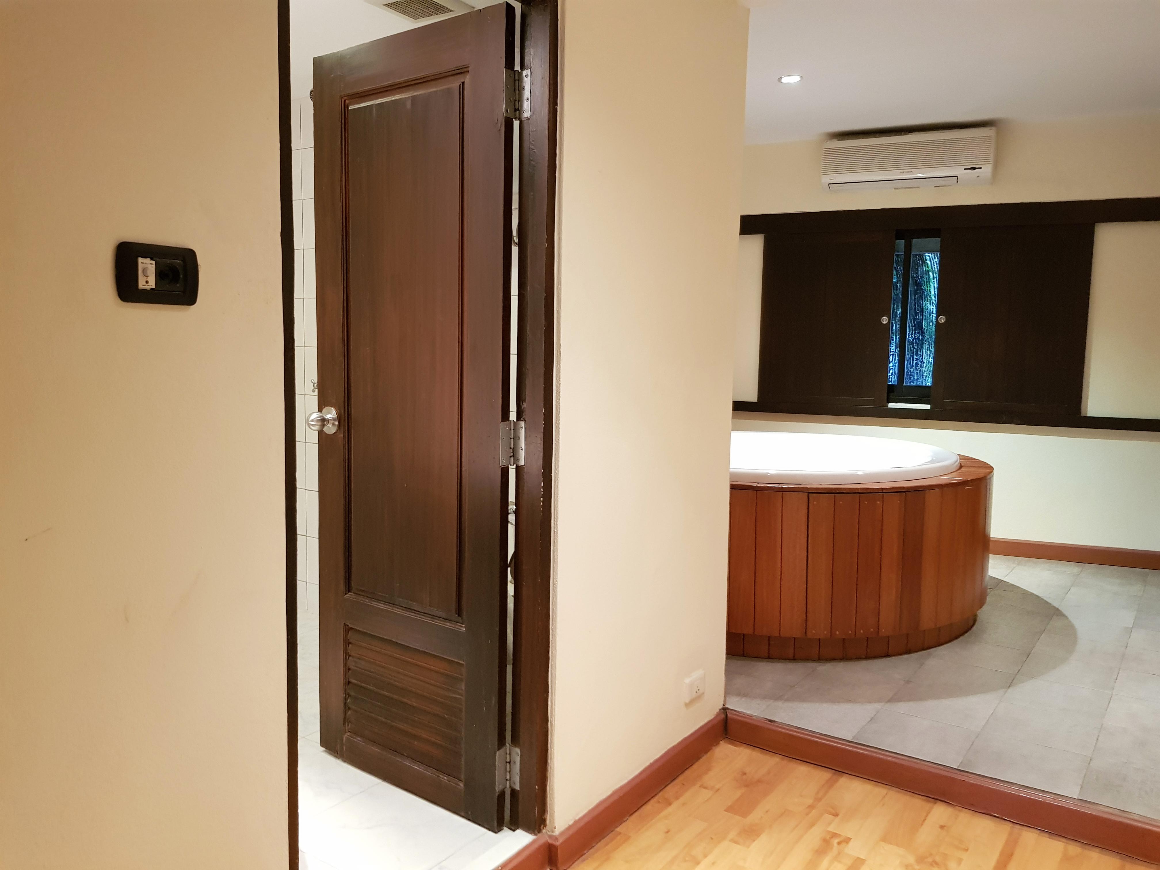 Studio Sukhumvit 18 By Icheck Inn 曼谷 外观 照片