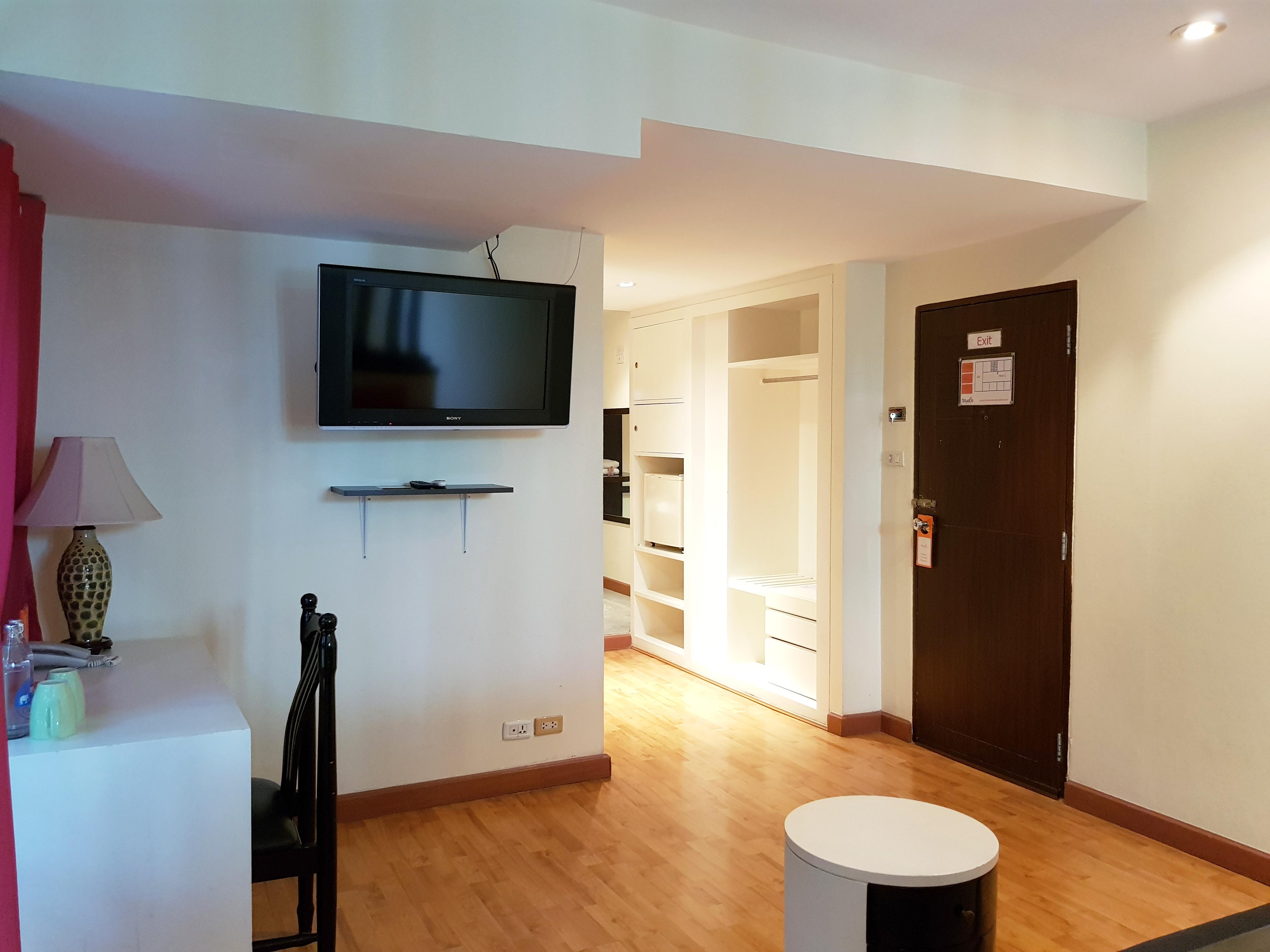 Studio Sukhumvit 18 By Icheck Inn 曼谷 外观 照片