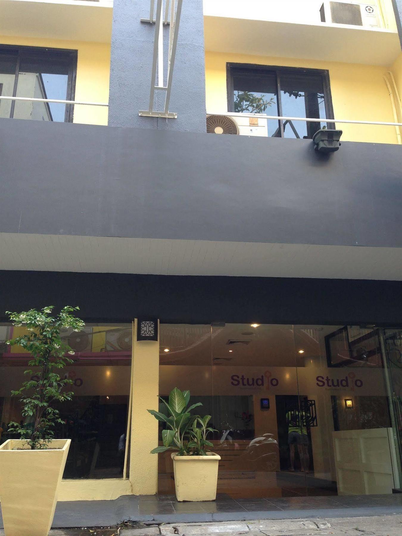 Studio Sukhumvit 18 By Icheck Inn 曼谷 外观 照片